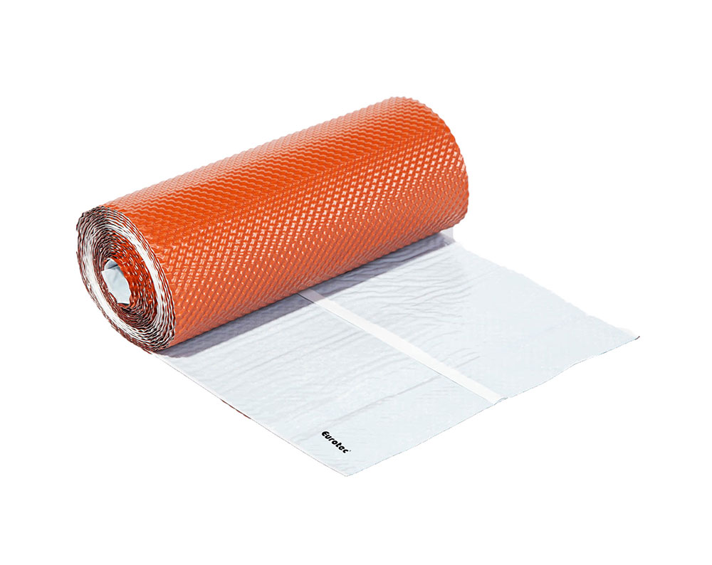 Wand und Kaminanschluss rot